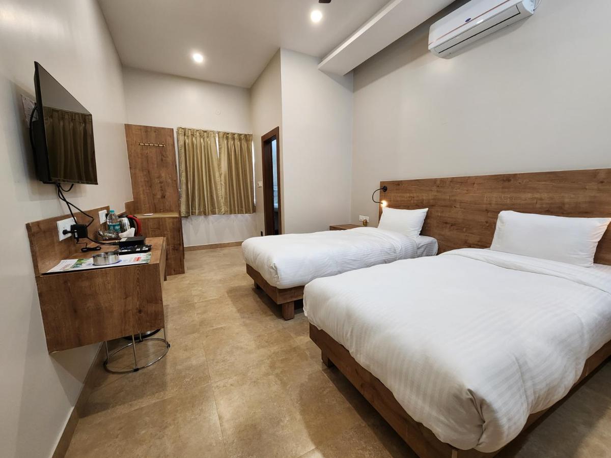 Hotel Gulmohar Grand Jorhāt Eksteriør bilde