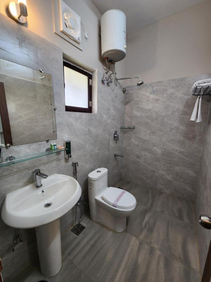 Hotel Gulmohar Grand Jorhāt Eksteriør bilde