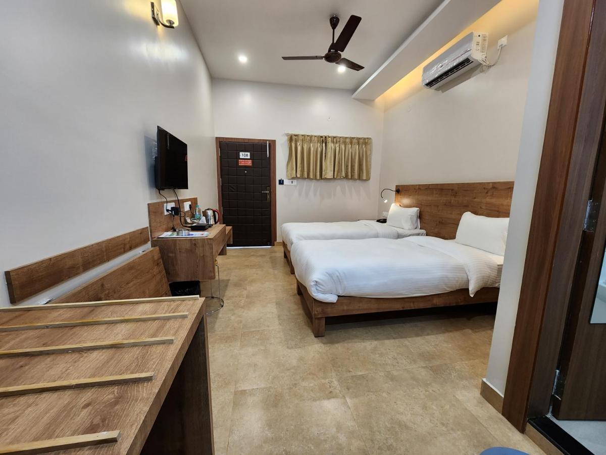 Hotel Gulmohar Grand Jorhāt Eksteriør bilde