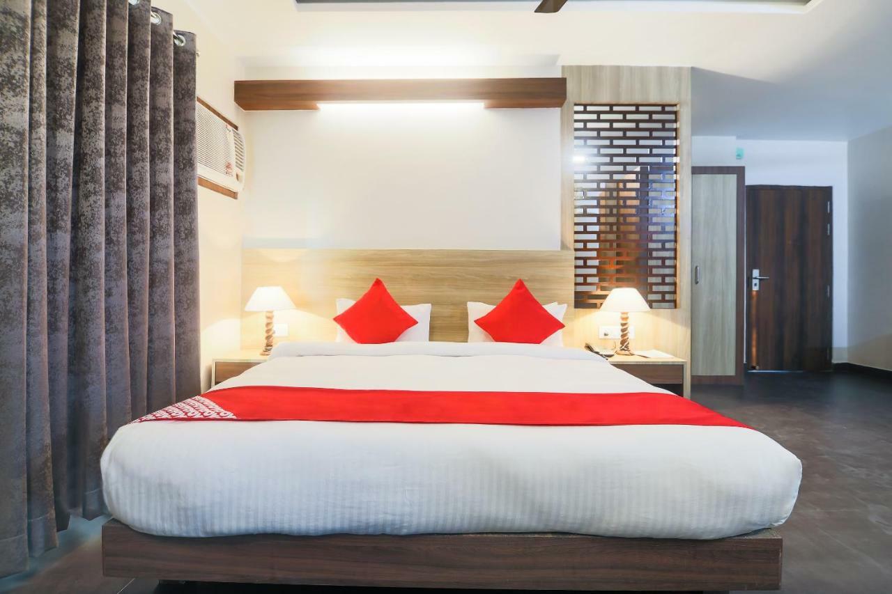 Hotel Gulmohar Grand Jorhāt Eksteriør bilde