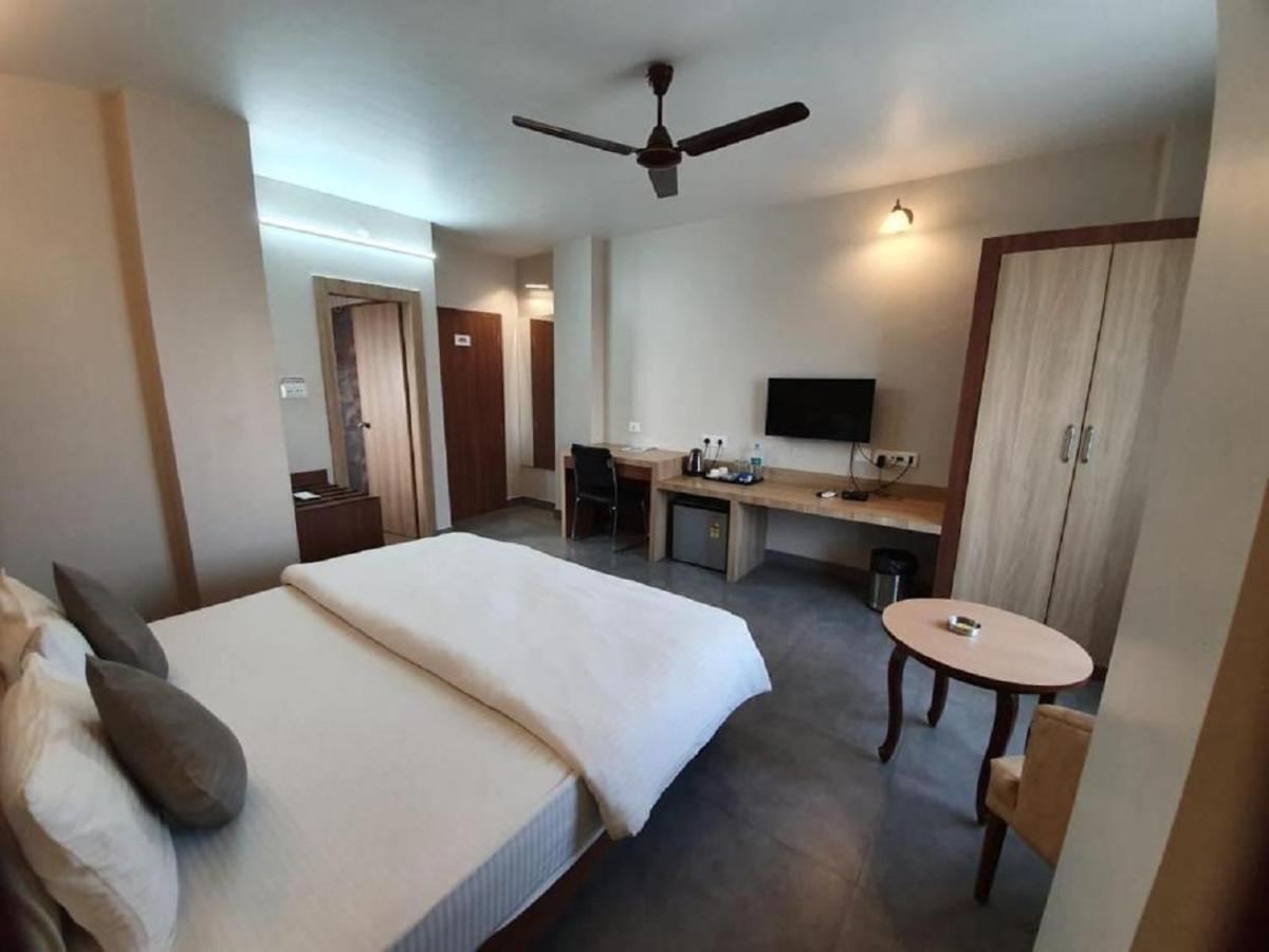 Hotel Gulmohar Grand Jorhāt Eksteriør bilde
